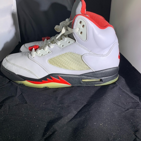 Air Jordan 5 Fire Red Sz-12 - Picture 3 of 4